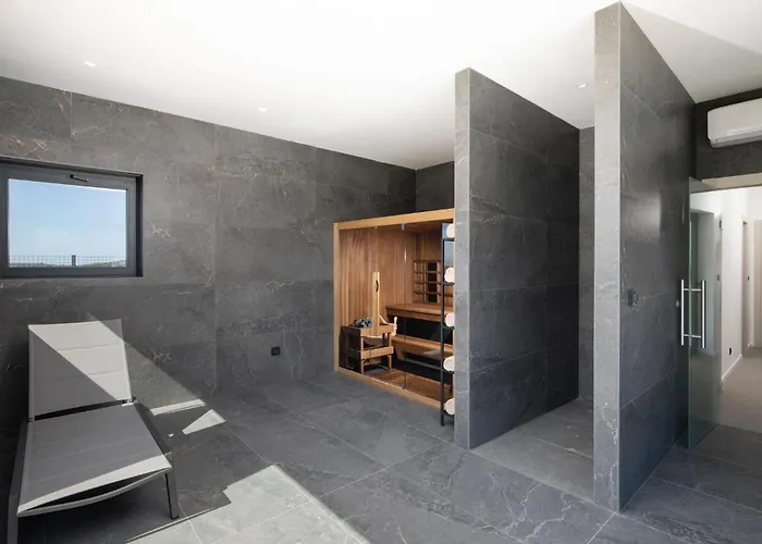 Vakantiehuis In With Sauna